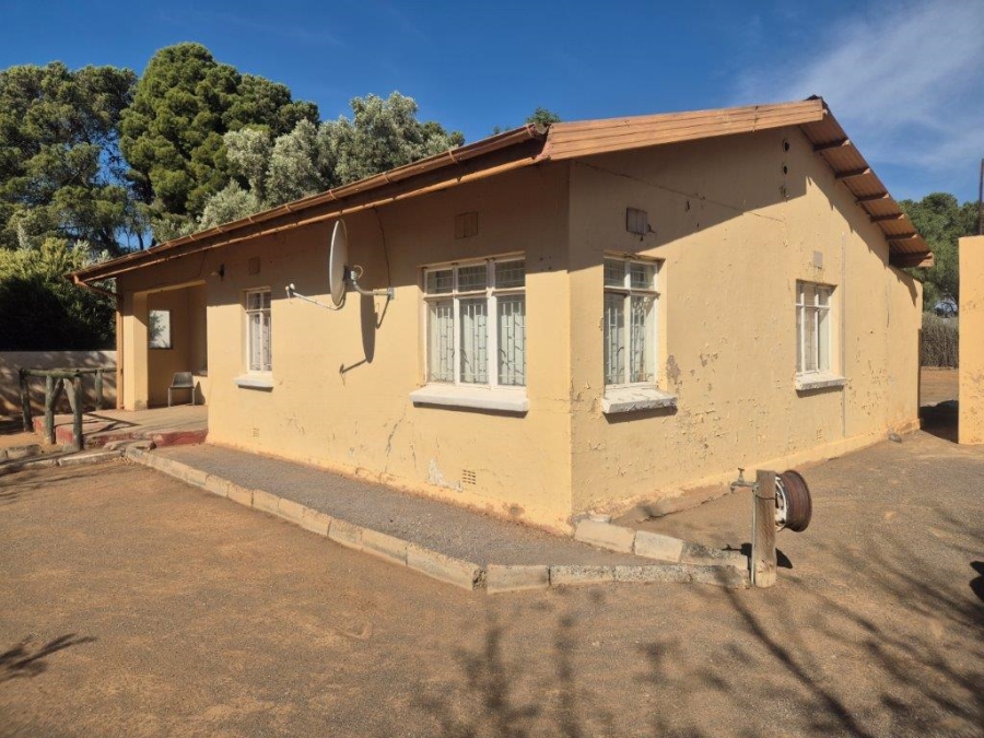 3 Bedroom Property for Sale in Loxton Northern Cape